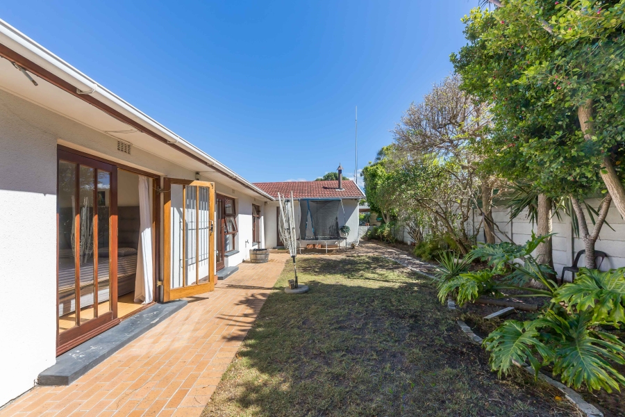 4 Bedroom Property for Sale in Heathfield Western Cape